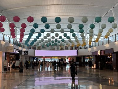 NEW YORK - 10 AUG: 10 Ağustos 2022 'de New York JFK havaalanında Duty Free Shops.