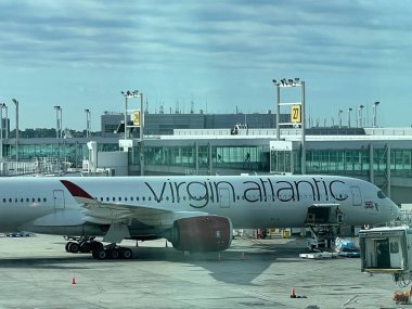 NEW YORK - 10 AUG: New York JFK havaalanında Virgin Atlantic uçağı, 10 Ağustos 2022.