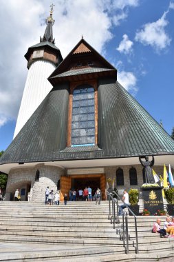 ZAKOPANE, POLAND - 15 Ağustos 2019 'da Polonya' nın Zakopane kentindeki Fatima Hanımefendimizin (Muttergottes von Fatima) Sığınağı.