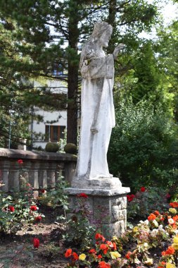 ZAKOPANE, POLAND - 15 Ağustos 2019 'da Polonya' nın Zakopane kentindeki Kutsal Aile Kilisesi 'nin Sığınağı.