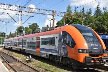 ZAKOPANE, POLAND - 15 Ağustos 2019 'da Polonya' nın Zakopane kentindeki tren istasyonu.