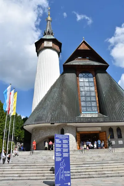 ZAKOPANE, POLAND - 15 Ağustos 2019 'da Polonya' nın Zakopane kentindeki Fatima Hanımefendimizin (Muttergottes von Fatima) Sığınağı.