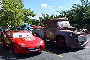 4 Temmuz 2023 'te Branson, Missouri' deki Ünlüler Araba Müzesi 'nde görüldü..