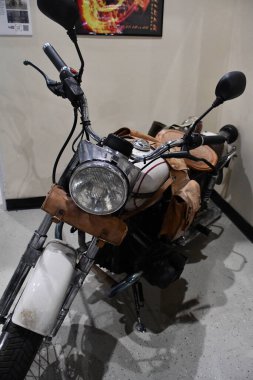 4 Temmuz 2023 'te Branson, Missouri' deki Ünlüler Araba Müzesi 'nde görüldü..