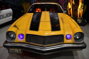 4 Temmuz 2023 'te Branson, Missouri' deki Ünlüler Araba Müzesi 'nde görüldü..