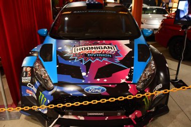 4 Temmuz 2023 'te Branson, Missouri' deki Ünlüler Araba Müzesi 'nde görüldü..