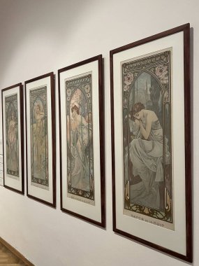 PRAG, CZECH CUBLIC - 8 Temmuz 2022 'de Çek Cumhuriyeti' nin Prag kentinde Mucha Müzesi.