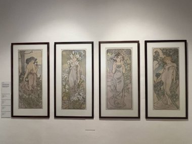 PRAG, CZECH CUBLIC - 8 Temmuz 2022 'de Çek Cumhuriyeti' nin Prag kentinde Mucha Müzesi.