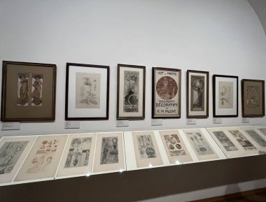 PRAG, CZECH CUBLIC - 8 Temmuz 2022 'de Çek Cumhuriyeti' nin Prag kentinde Mucha Müzesi.