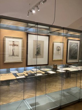 PRAG, CZECH CUBLIC - 8 Temmuz 2022 'de Çek Cumhuriyeti' nin Prag kentinde Mucha Müzesi.