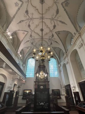 PRAG, CZECH Cumhuriyet - 7 Temmuz 2022 'de Çek Cumhuriyeti' nin Prag kentinde görülen Klausen Sinagogu.