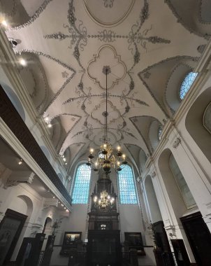 PRAG, CZECH Cumhuriyet - 7 Temmuz 2022 'de Çek Cumhuriyeti' nin Prag kentinde görülen Klausen Sinagogu.