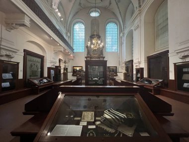 PRAG, CZECH Cumhuriyet - 7 Temmuz 2022 'de Çek Cumhuriyeti' nin Prag kentinde görülen Klausen Sinagogu.