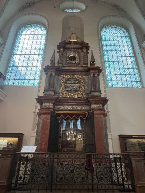 PRAG, CZECH Cumhuriyet - 7 Temmuz 2022 'de Çek Cumhuriyeti' nin Prag kentinde görülen Klausen Sinagogu.