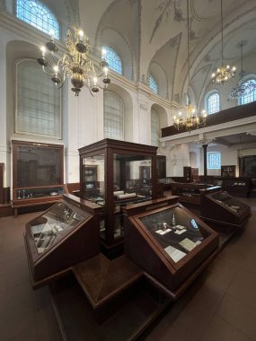 PRAG, CZECH Cumhuriyet - 7 Temmuz 2022 'de Çek Cumhuriyeti' nin Prag kentinde görülen Klausen Sinagogu.