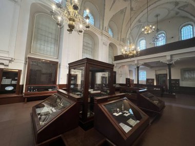 PRAG, CZECH Cumhuriyet - 7 Temmuz 2022 'de Çek Cumhuriyeti' nin Prag kentinde görülen Klausen Sinagogu.