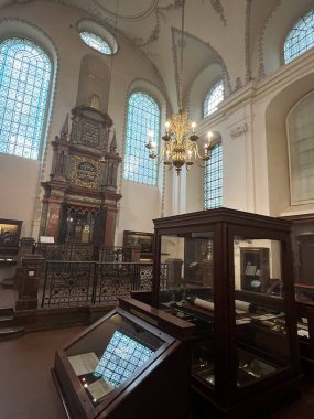 PRAG, CZECH Cumhuriyet - 7 Temmuz 2022 'de Çek Cumhuriyeti' nin Prag kentinde görülen Klausen Sinagogu.