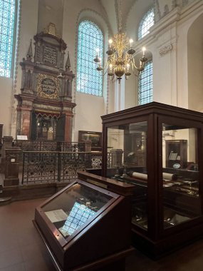 PRAG, CZECH Cumhuriyet - 7 Temmuz 2022 'de Çek Cumhuriyeti' nin Prag kentinde görülen Klausen Sinagogu.