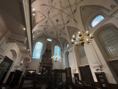 PRAG, CZECH Cumhuriyet - 7 Temmuz 2022 'de Çek Cumhuriyeti' nin Prag kentinde görülen Klausen Sinagogu.