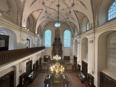 PRAG, CZECH Cumhuriyet - 7 Temmuz 2022 'de Çek Cumhuriyeti' nin Prag kentinde görülen Klausen Sinagogu.