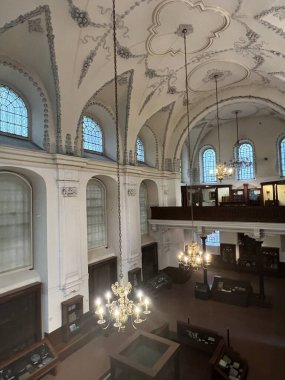 PRAG, CZECH Cumhuriyet - 7 Temmuz 2022 'de Çek Cumhuriyeti' nin Prag kentinde görülen Klausen Sinagogu.