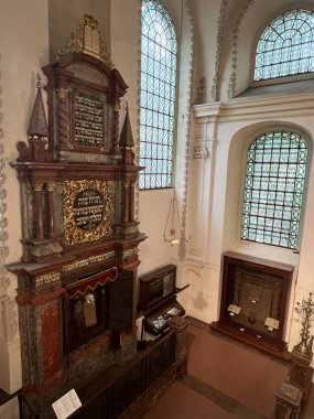 PRAG, CZECH Cumhuriyet - 7 Temmuz 2022 'de Çek Cumhuriyeti' nin Prag kentinde görülen Klausen Sinagogu.