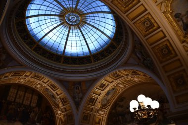 PRAG, CZECH Cumhuriyet - 7 Temmuz 2022 'de Çek Cumhuriyeti Prag' daki Ulusal Müze.