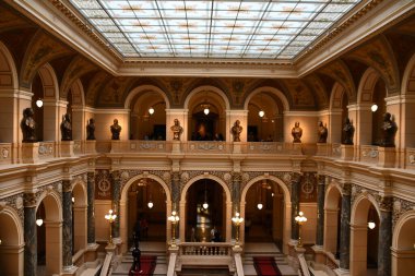 PRAG, CZECH Cumhuriyet - 7 Temmuz 2022 'de Çek Cumhuriyeti Prag' daki Ulusal Müze.