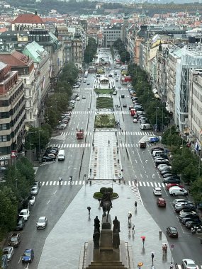 PRAG, CZECH REPUBLIC - 7 Temmuz: Wenceslas Meydanı, Prag, Çek Cumhuriyeti, 7 Temmuz 2022.