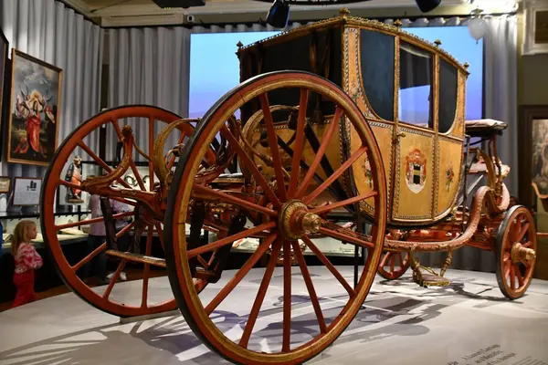 PRAG, CZECH Cumhuriyet - 7 Temmuz 2022 'de Çek Cumhuriyeti Prag' daki Ulusal Müze.