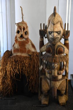 PRAG, CZECH REPUBLIC - 8 Temmuz 2022 'de Çek Cumhuriyeti' nin Prag kentindeki Naprstek Asya, Afrika ve Amerikan Kültürleri Müzesi.