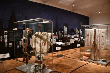 PRAG, CZECH REPUBLIC - 8 Temmuz 2022 'de Çek Cumhuriyeti' nin Prag kentindeki Naprstek Asya, Afrika ve Amerikan Kültürleri Müzesi.