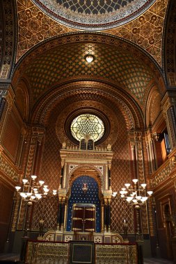 PRAG, CZECH REPUBLIC - 8 Temmuz 2022 'de Çek Cumhuriyeti Prag' da İspanyol Sinagogu.