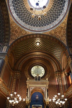 PRAG, CZECH REPUBLIC - 8 Temmuz 2022 'de Çek Cumhuriyeti Prag' da İspanyol Sinagogu.