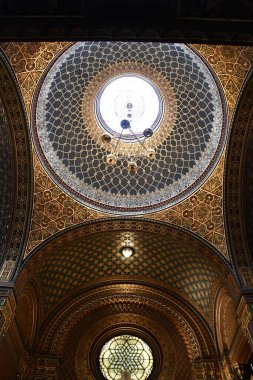 PRAG, CZECH REPUBLIC - 8 Temmuz 2022 'de Çek Cumhuriyeti Prag' da İspanyol Sinagogu.