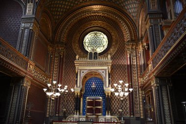 PRAG, CZECH REPUBLIC - 8 Temmuz 2022 'de Çek Cumhuriyeti Prag' da İspanyol Sinagogu.