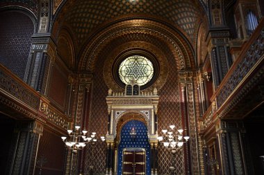 PRAG, CZECH REPUBLIC - 8 Temmuz 2022 'de Çek Cumhuriyeti Prag' da İspanyol Sinagogu.