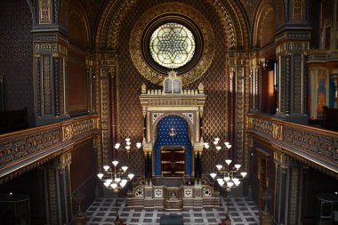 PRAG, CZECH REPUBLIC - 8 Temmuz 2022 'de Çek Cumhuriyeti Prag' da İspanyol Sinagogu.