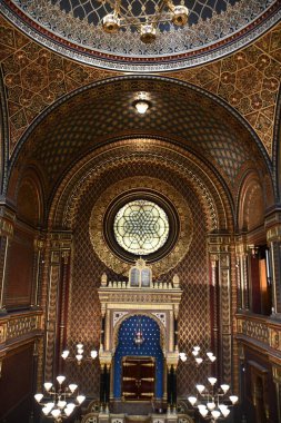 PRAG, CZECH REPUBLIC - 8 Temmuz 2022 'de Çek Cumhuriyeti Prag' da İspanyol Sinagogu.