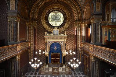 PRAG, CZECH REPUBLIC - 8 Temmuz 2022 'de Çek Cumhuriyeti Prag' da İspanyol Sinagogu.