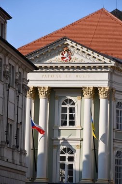 PRAG, CZECH CUBLIC - 8 Temmuz 2022 'de Çek Cumhuriyeti' nin Prag kentindeki Emlak Tiyatrosu.