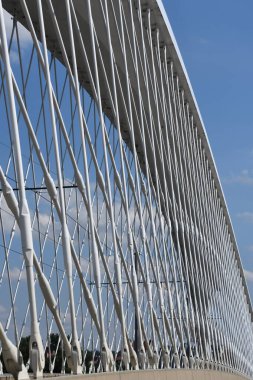 PRAG, CZECH REPUBLIC - 8 Temmuz 2022 'de Çek Cumhuriyeti Prag' daki Troja Köprüsü (Trojsky Most).