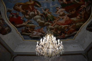 PRAG, CZECH REPUBLIC - 6 Temmuz 2022 'de Çek Cumhuriyeti' nin Prag kentindeki Troja Sarayı 'ndaki Şehir Galerisi.