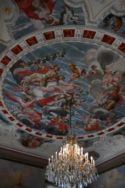 PRAG, CZECH REPUBLIC - 6 Temmuz 2022 'de Çek Cumhuriyeti' nin Prag kentindeki Troja Sarayı 'ndaki Şehir Galerisi.