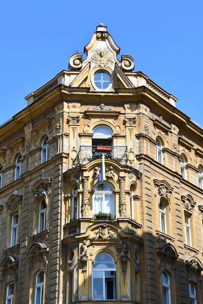 PRAG, CZECH CUBLIC - 8 Temmuz 2022 'de Çek Cumhuriyeti Prag' da geleneksel mimari.