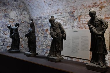 PRAG, CZECH REPUBLIC - 6 Temmuz 2022 'de Çek Cumhuriyeti' nin Prag kentindeki Troja Sarayı 'ndaki Şehir Galerisi.