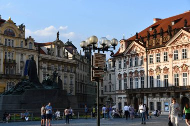 8 Temmuz 2022 'de Çek Cumhuriyeti' nin Prag kentindeki Golz-Kinsky Sarayı 'nda görüldü..