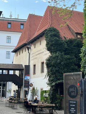 PRAG, CZECH CUBLIC - 9 Temmuz 2022 'de Çek Cumhuriyeti' nin Prag kentinde görüldü..