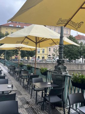 PRAG, CZECH CUBLIC - 9 Temmuz 2022 'de Çek Cumhuriyeti' nin Prag kentinde görüldü..