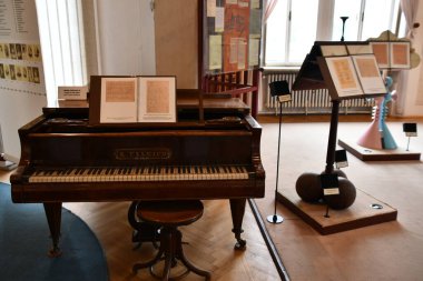 PRAG, CZECH CUBLIC - 8 Temmuz 2022 'de Çek Cumhuriyeti Prag' daki Bedrich Smetana Müzesi.